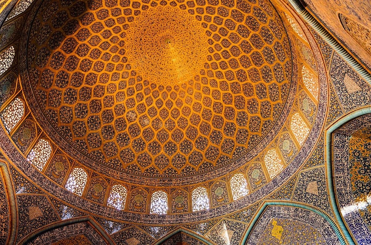 islimi khataei in Dome decoration in Sheikh Lotfollah Mosque