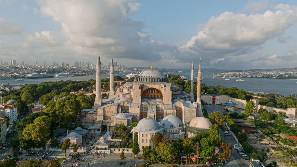 Aya Sophia Mosque: Exploring the Magnificence Architecture